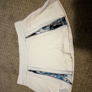 Sofibella Tennis Skirt looks like new.